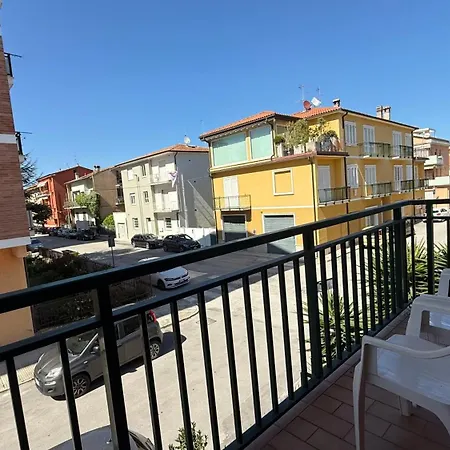 P061 - Porto Recanati, Ampio E Comodo Quadrilocale Vicino Al Mare Apartmán